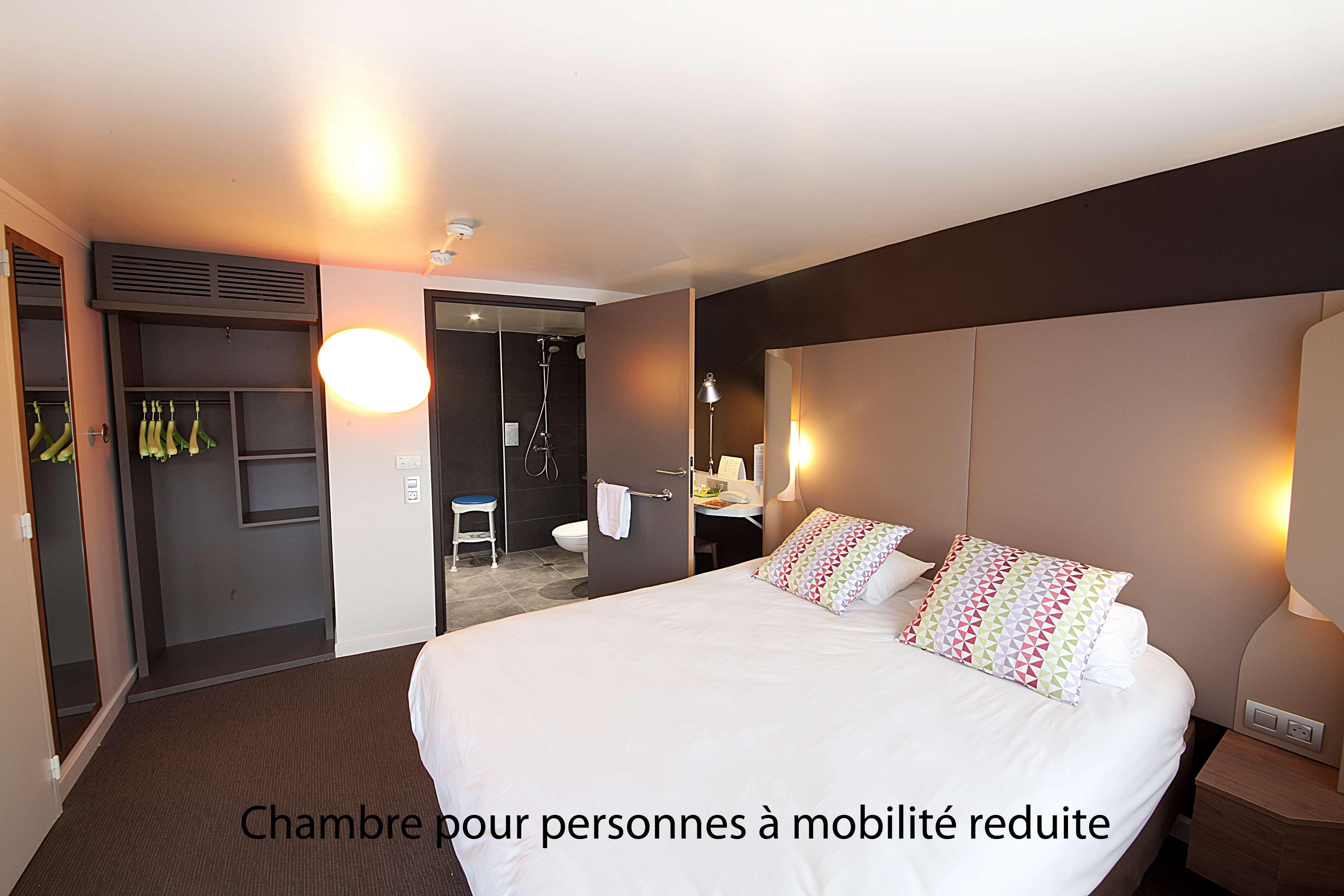 Campanile Clermont-Ferrand ~ Aubiere Hotel Exterior photo